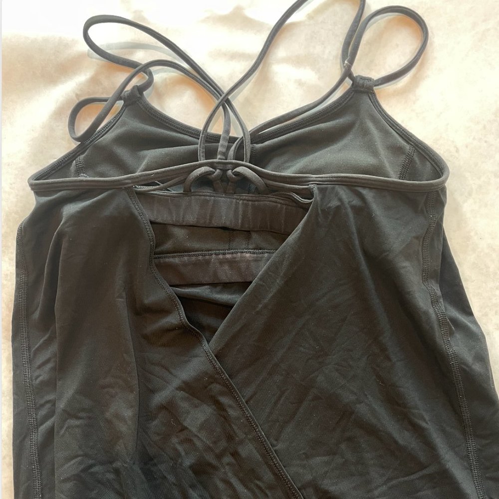 Black Lululemon Open Back Tanktop with Criss Cross Sports Bra (Size 4)